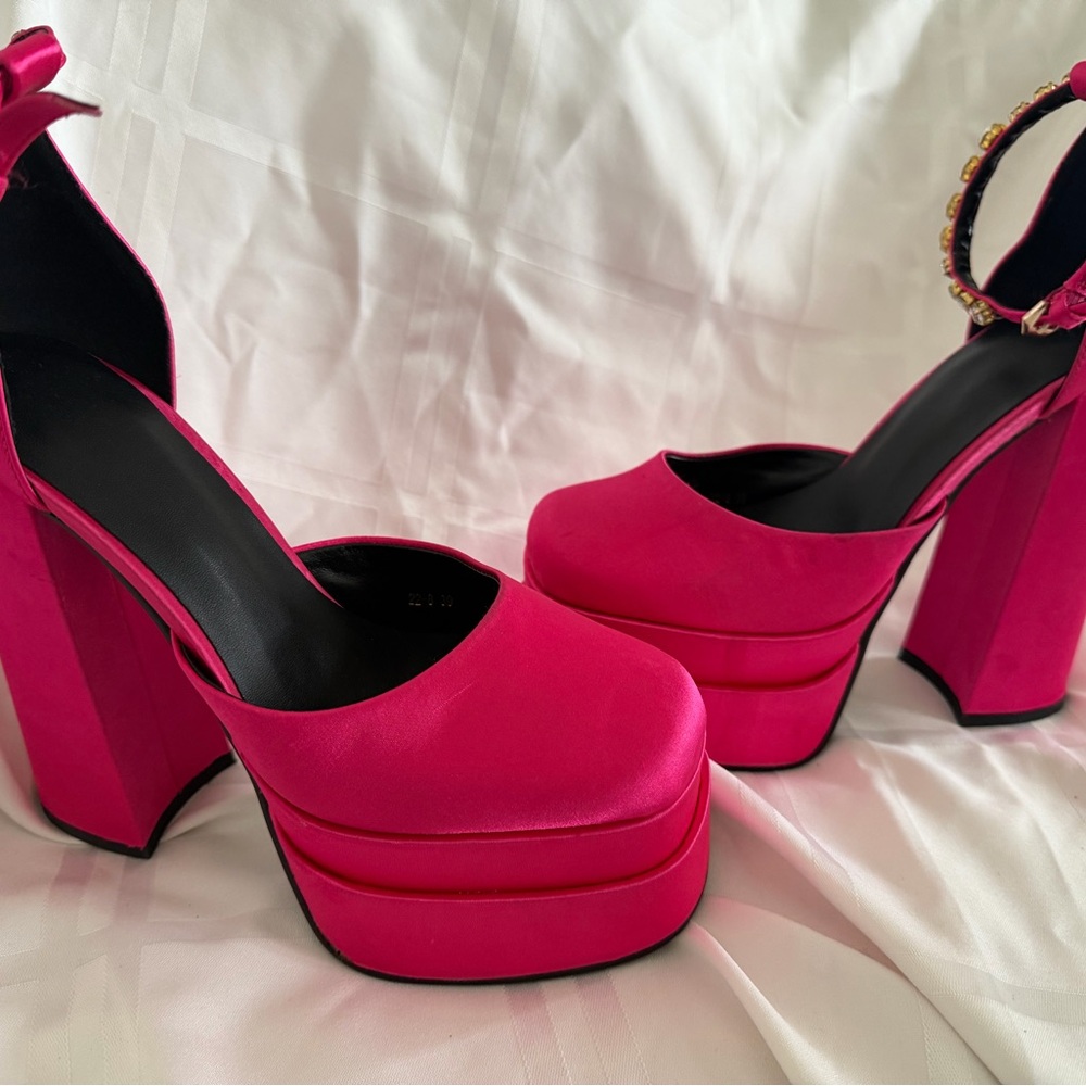 Vibrant Fuchsia Platform Heels
